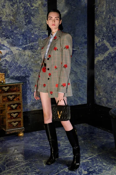 Look 3